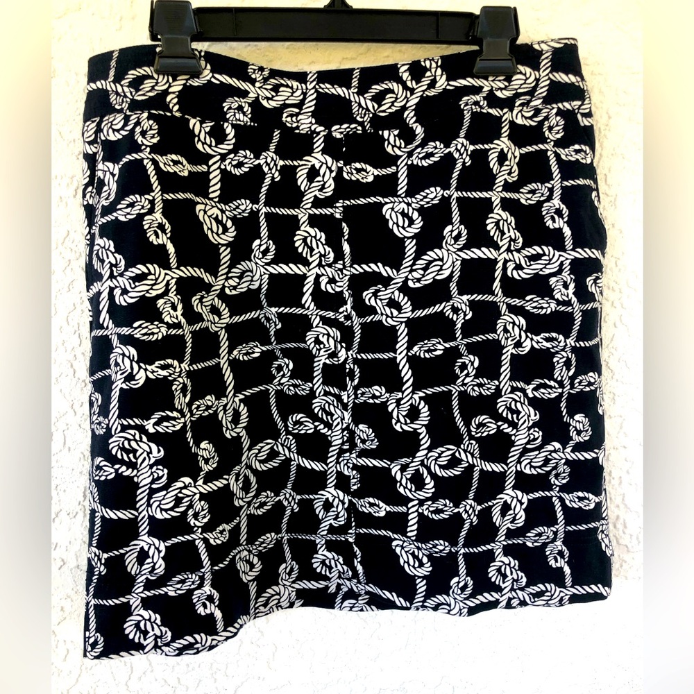 Navy and White Knotted Pattern Skirt